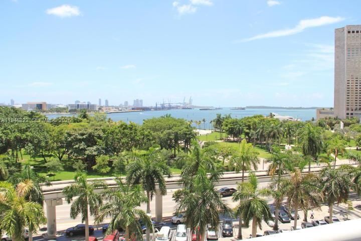 For Sale: $350,000 (0 beds, 1 baths, 449 Square Feet)