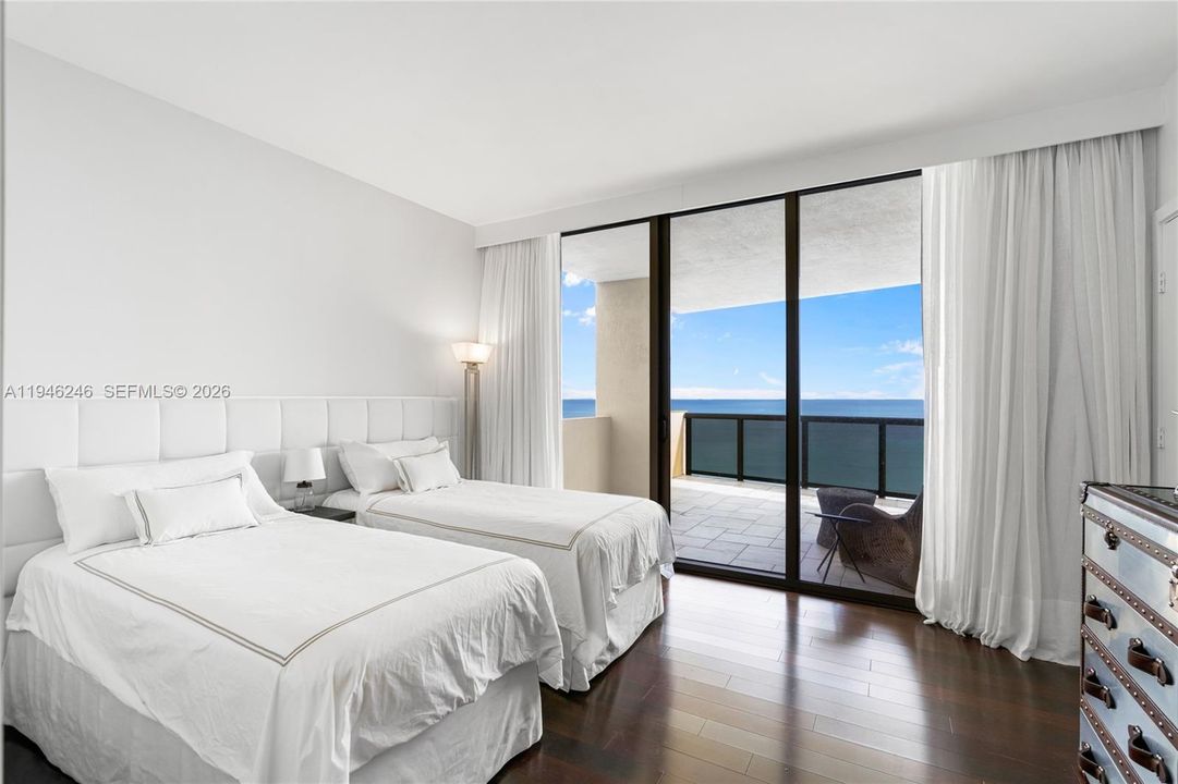 For Sale: $2,100,000 (3 beds, 3 baths, 2383 Square Feet)