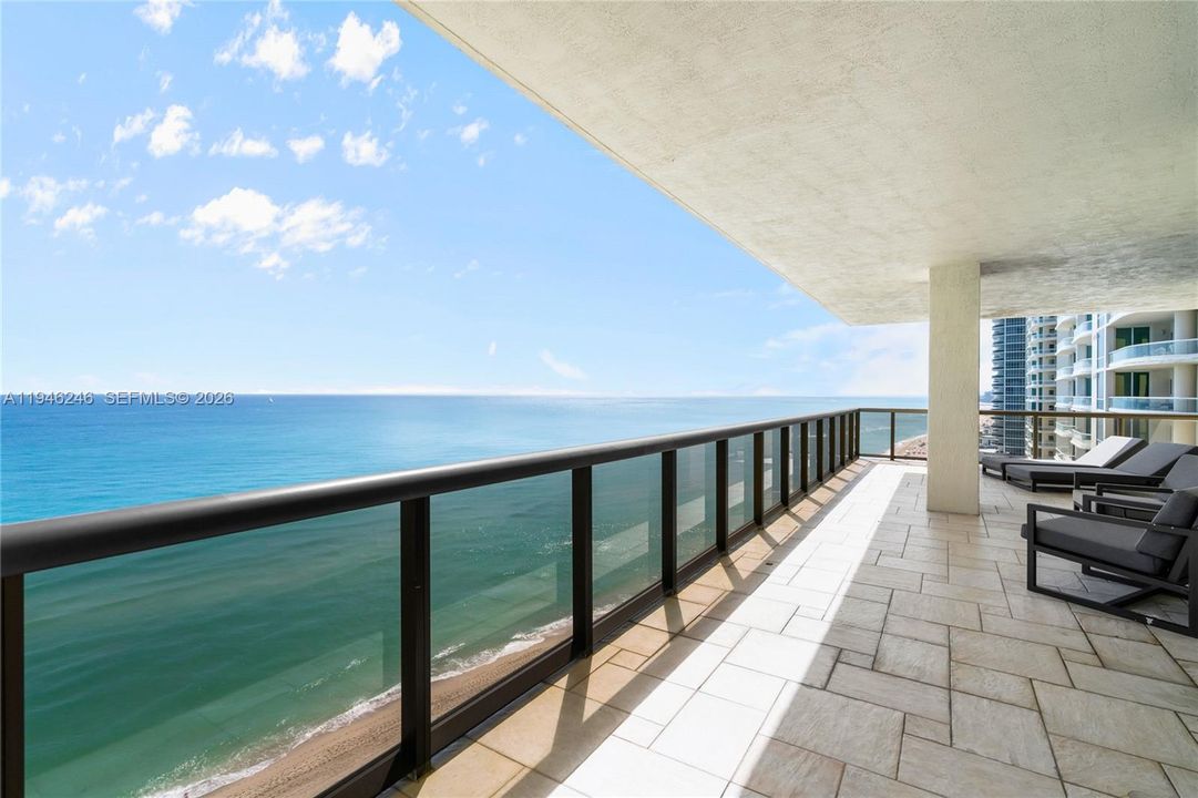 For Sale: $2,100,000 (3 beds, 3 baths, 2383 Square Feet)