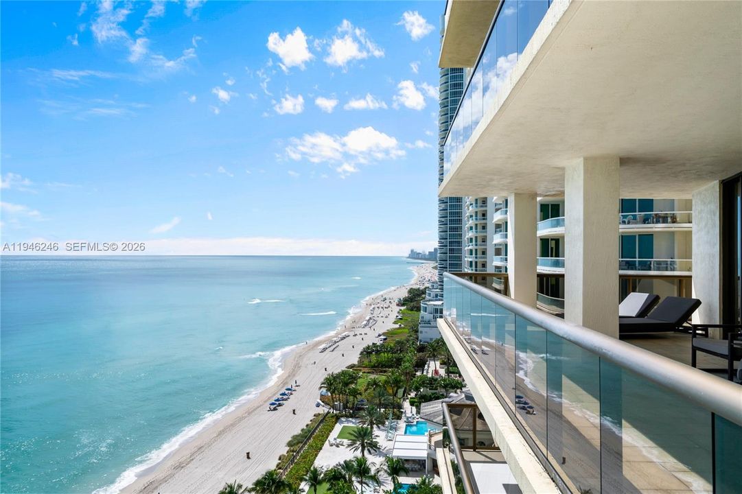 For Sale: $2,100,000 (3 beds, 3 baths, 2383 Square Feet)