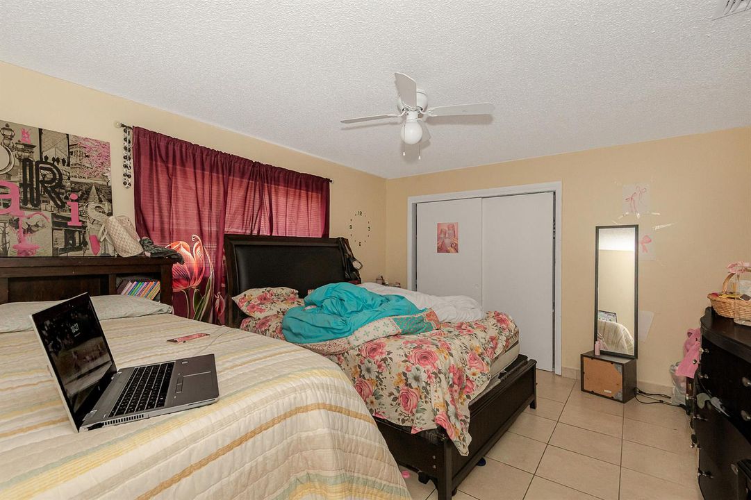 4063-65 SW 51st St_Final Pictures_052