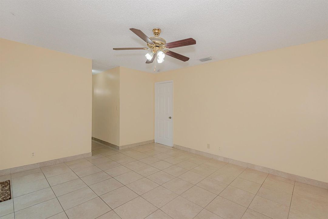 4063-65 SW 51st St_Final Pictures_013
