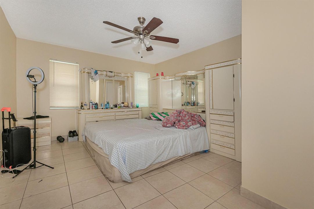 4063-65 SW 51st St_Final Pictures_024