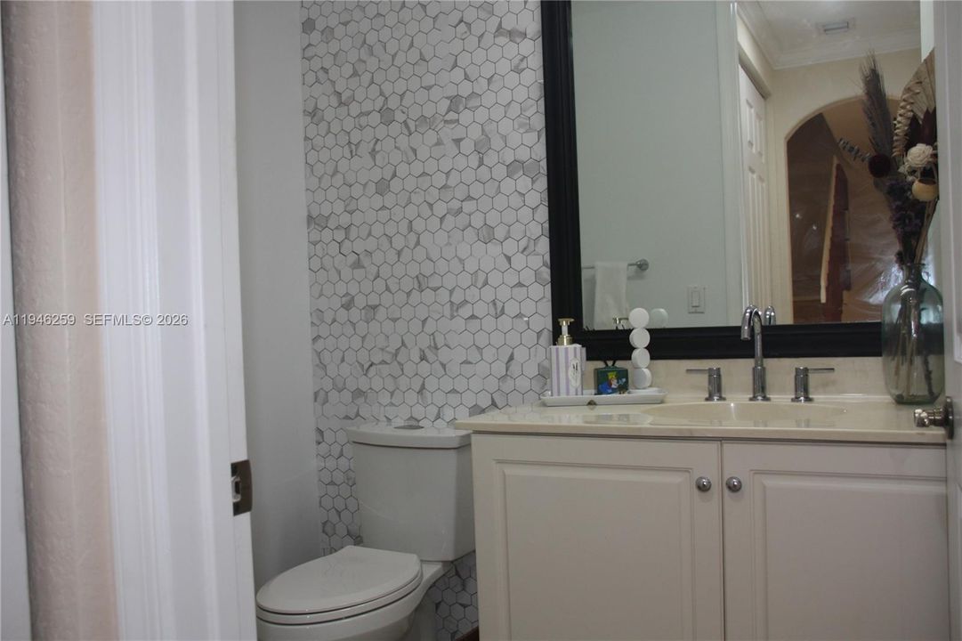 For Sale: $435,000 (3 beds, 2 baths, 1826 Square Feet)