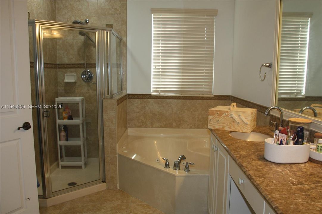 For Sale: $435,000 (3 beds, 2 baths, 1826 Square Feet)
