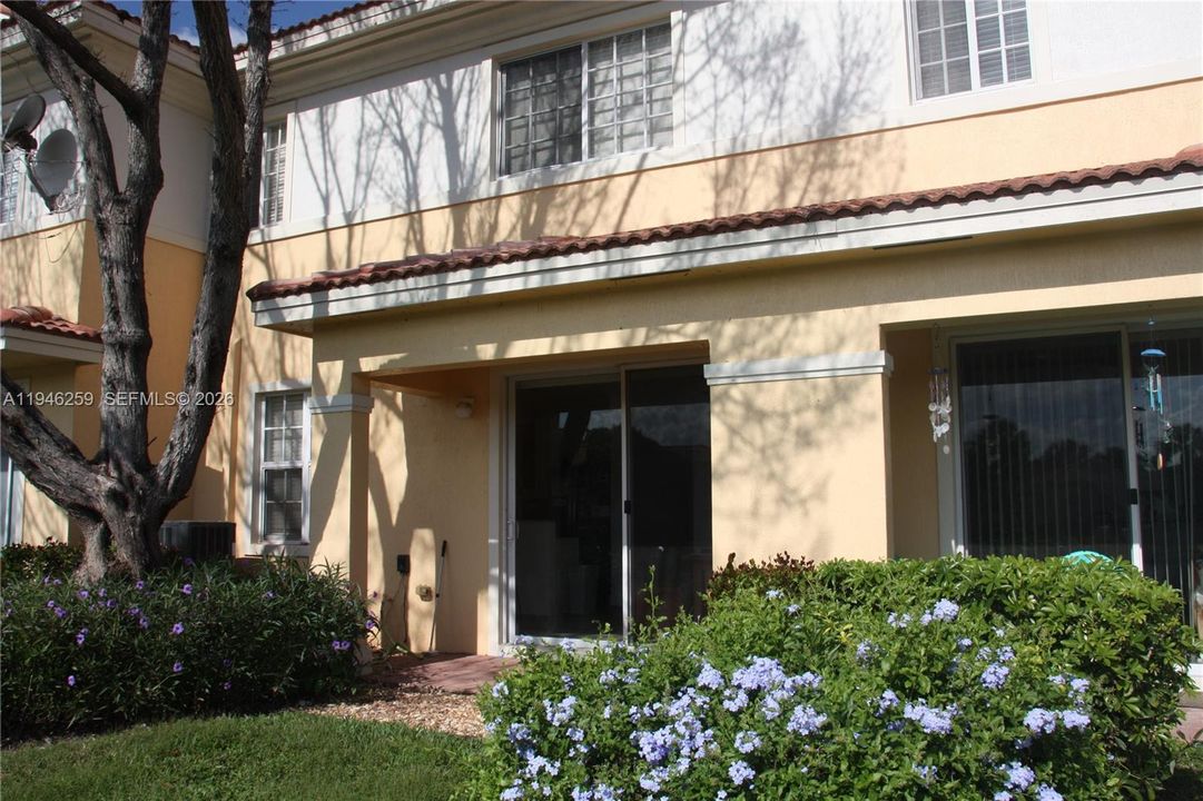 For Sale: $435,000 (3 beds, 2 baths, 1826 Square Feet)