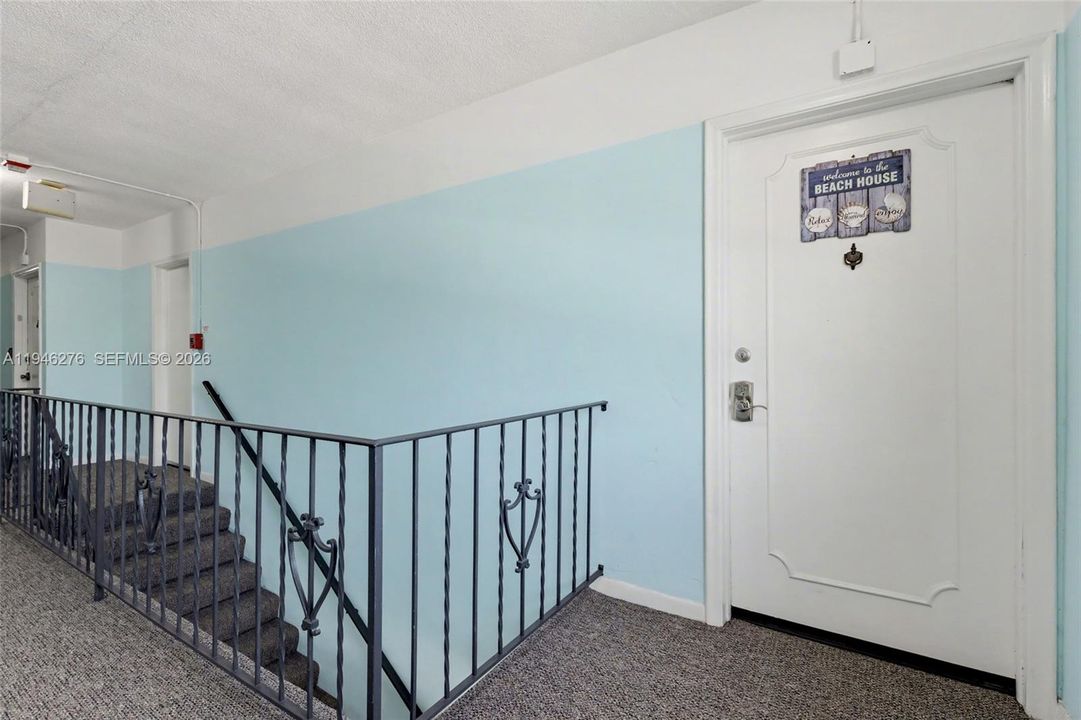На продажу: $129,900 (2 спален, 1 ванн, 840 Квадратных фут)