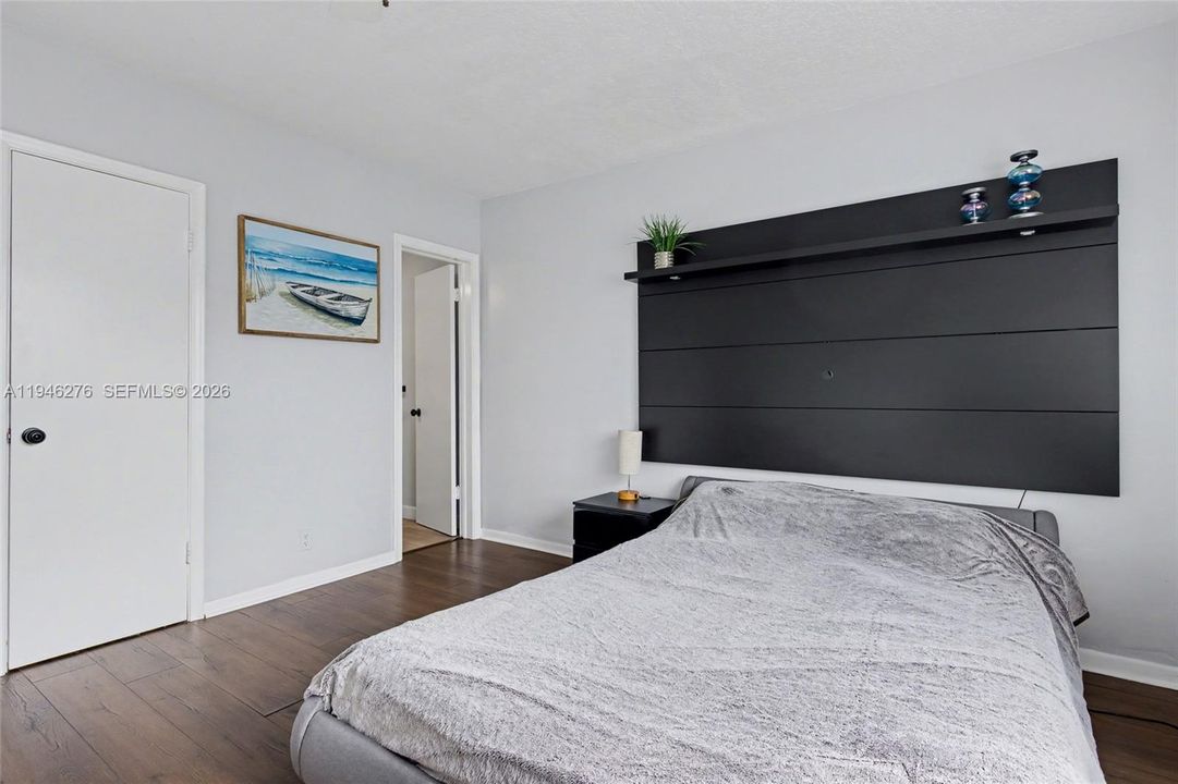 На продажу: $129,900 (2 спален, 1 ванн, 840 Квадратных фут)