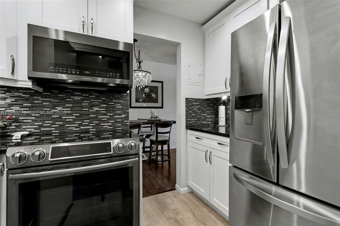 На продажу: $129,900 (2 спален, 1 ванн, 840 Квадратных фут)