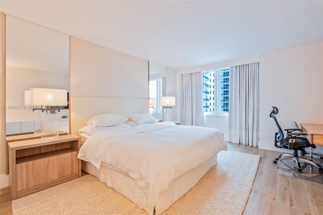 For Sale: $1,690,000 (1 beds, 1 baths, 900 Square Feet)