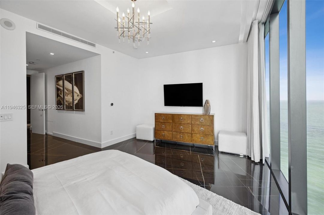 For Sale: $5,899,000 (3 beds, 4 baths, 3171 Square Feet)