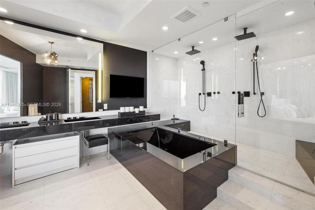 For Sale: $5,899,000 (3 beds, 4 baths, 3171 Square Feet)