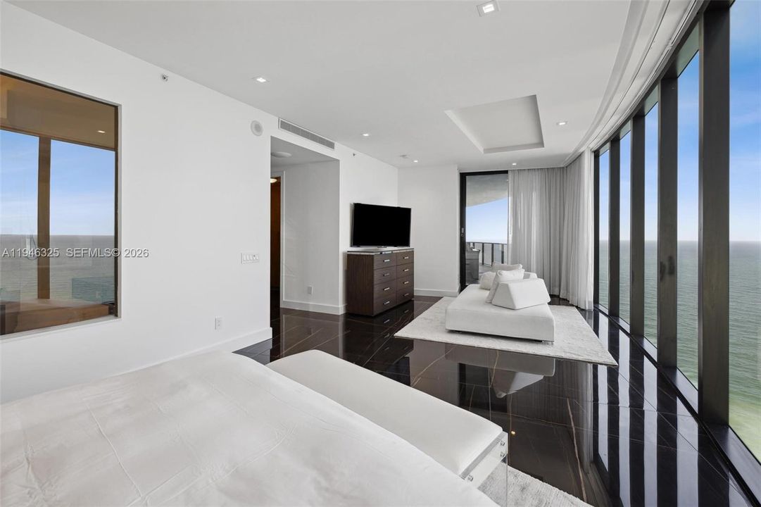 For Sale: $5,899,000 (3 beds, 4 baths, 3171 Square Feet)