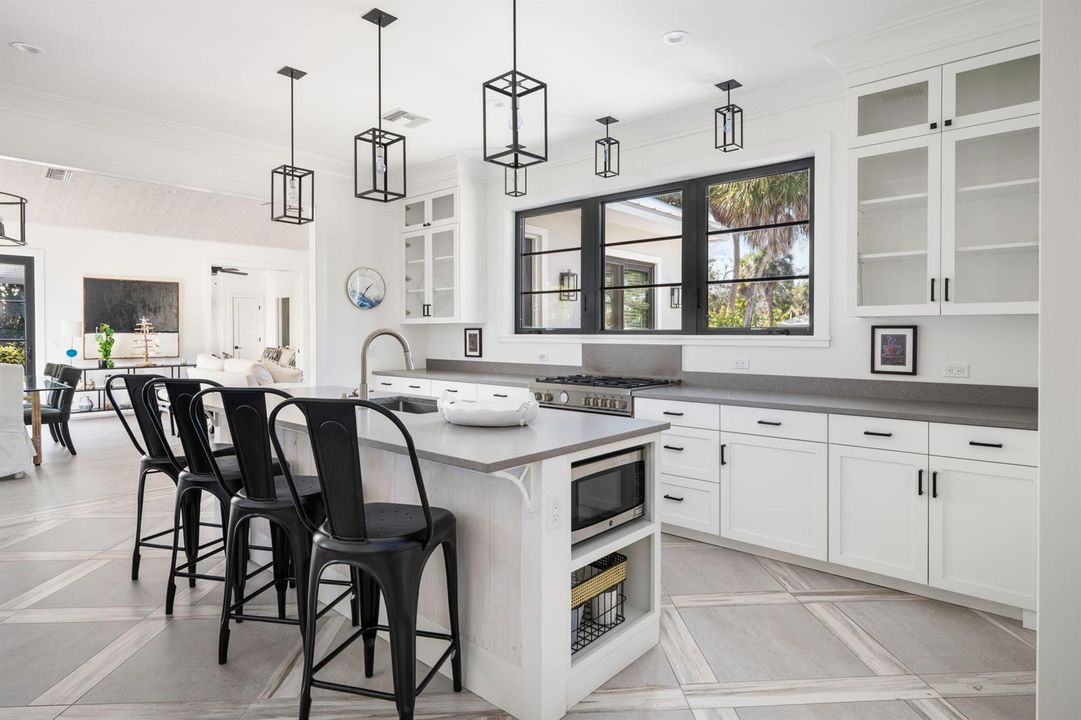 18-web-or-mls-506 Conn Way-18
