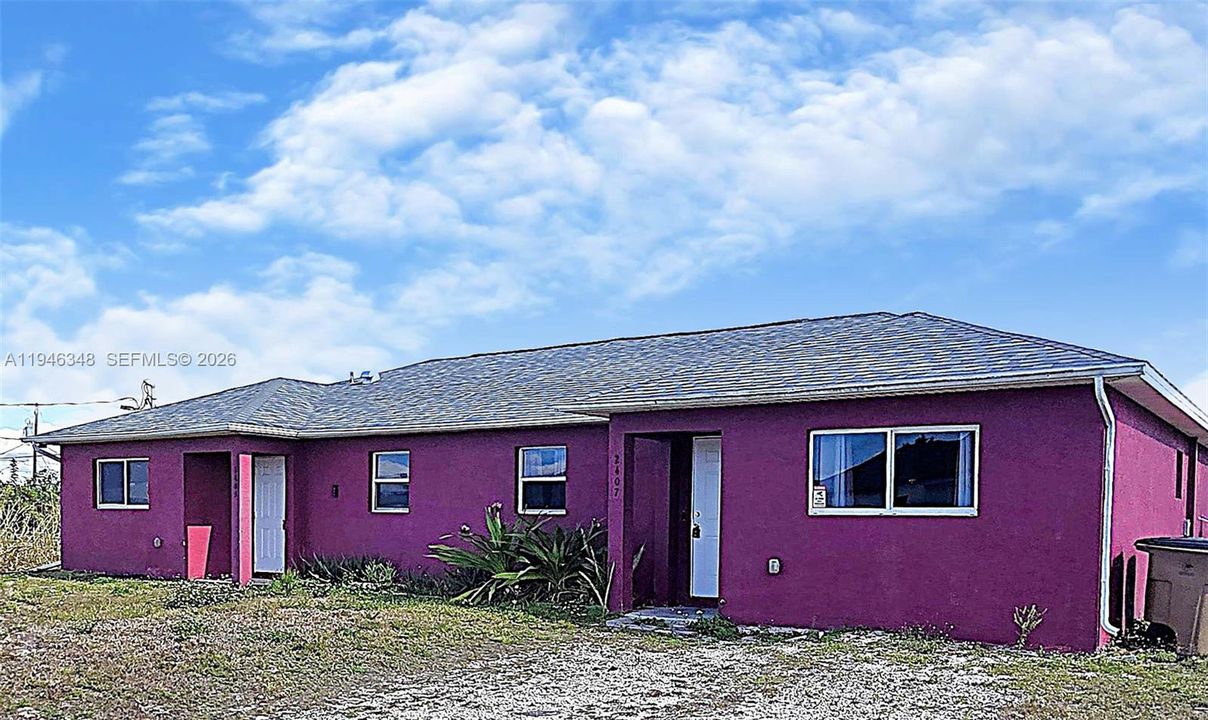 En Venta: $359,900 (0 camas, 0 baños, 1988 Pies cuadrados)