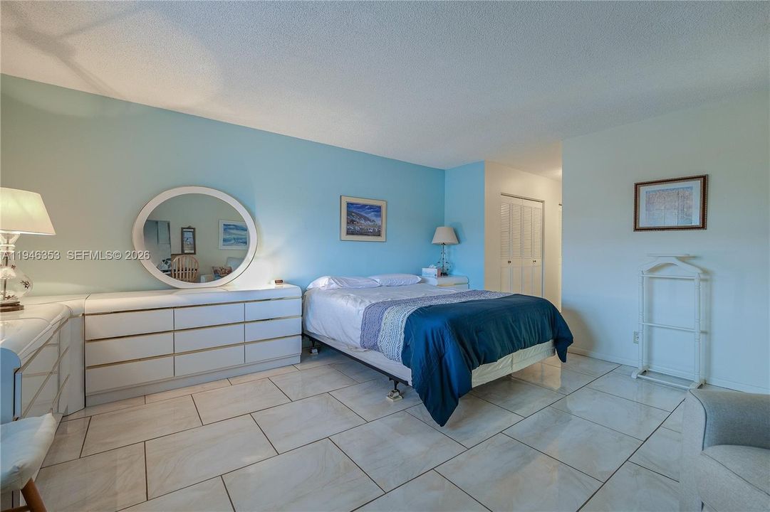 For Sale: $84,500 (1 beds, 1 baths, 928 Square Feet)