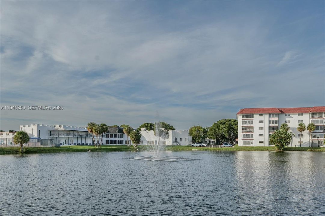 For Sale: $84,500 (1 beds, 1 baths, 928 Square Feet)