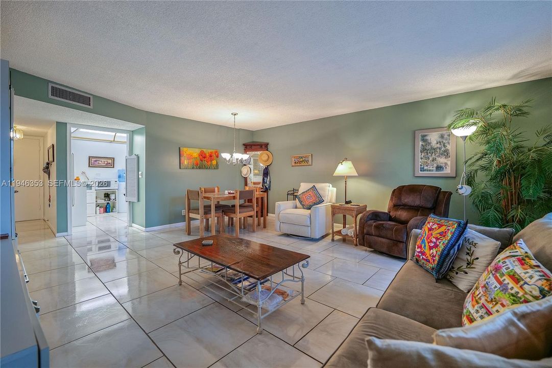 For Sale: $84,500 (1 beds, 1 baths, 928 Square Feet)