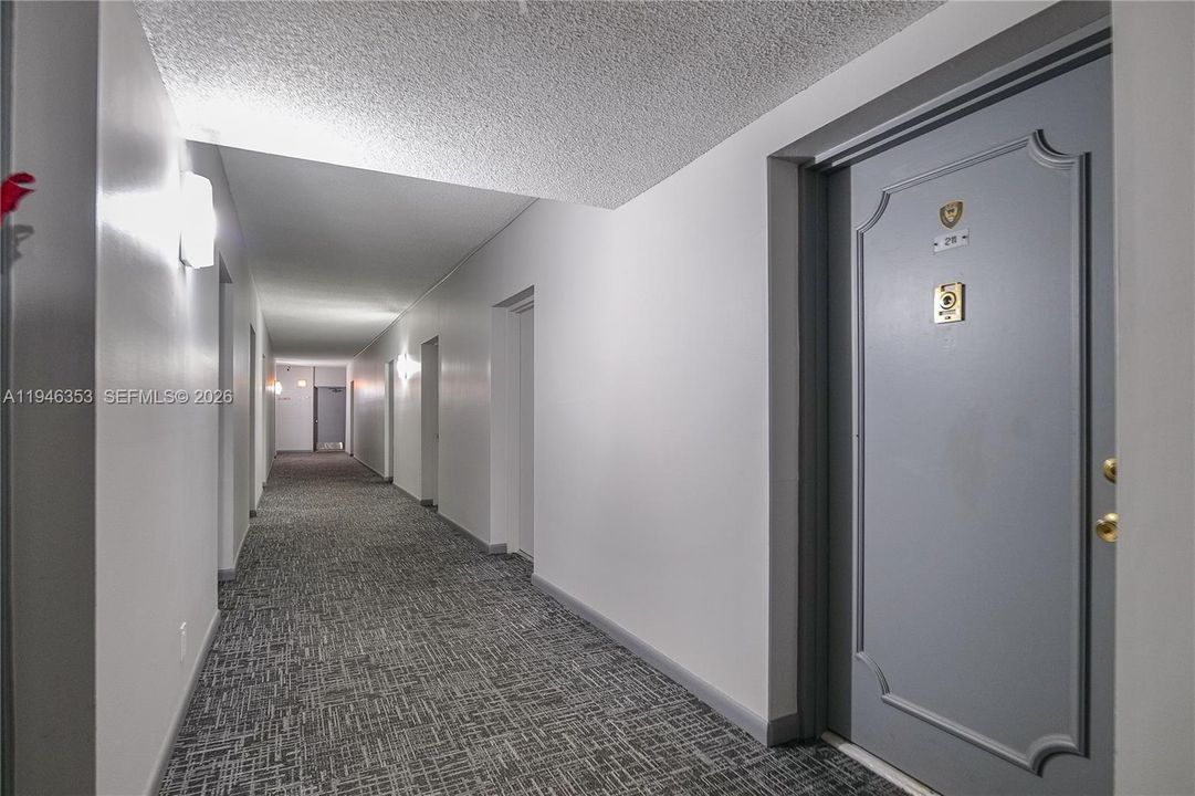 For Sale: $84,500 (1 beds, 1 baths, 928 Square Feet)