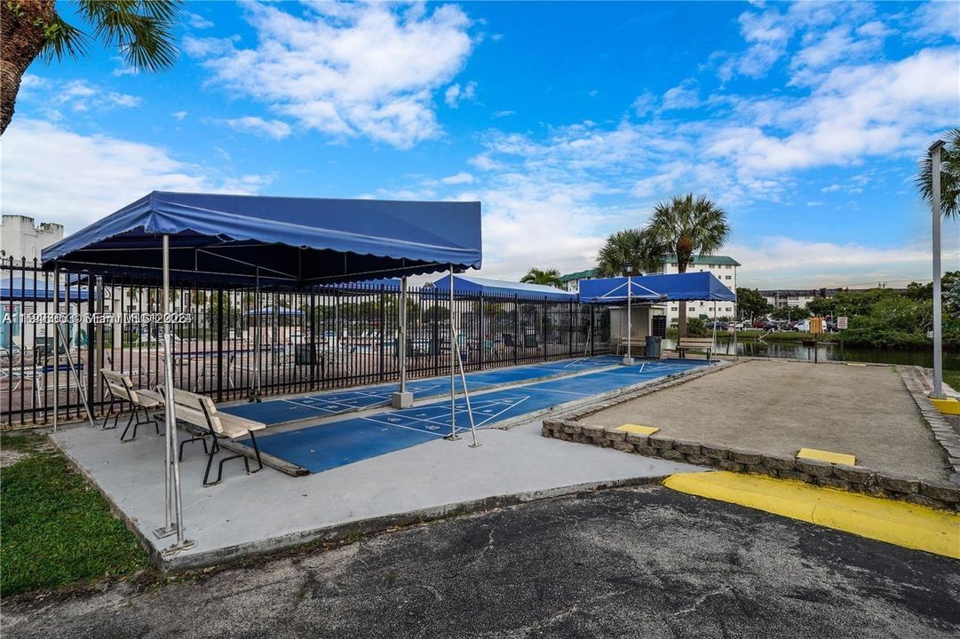 For Sale: $84,500 (1 beds, 1 baths, 928 Square Feet)