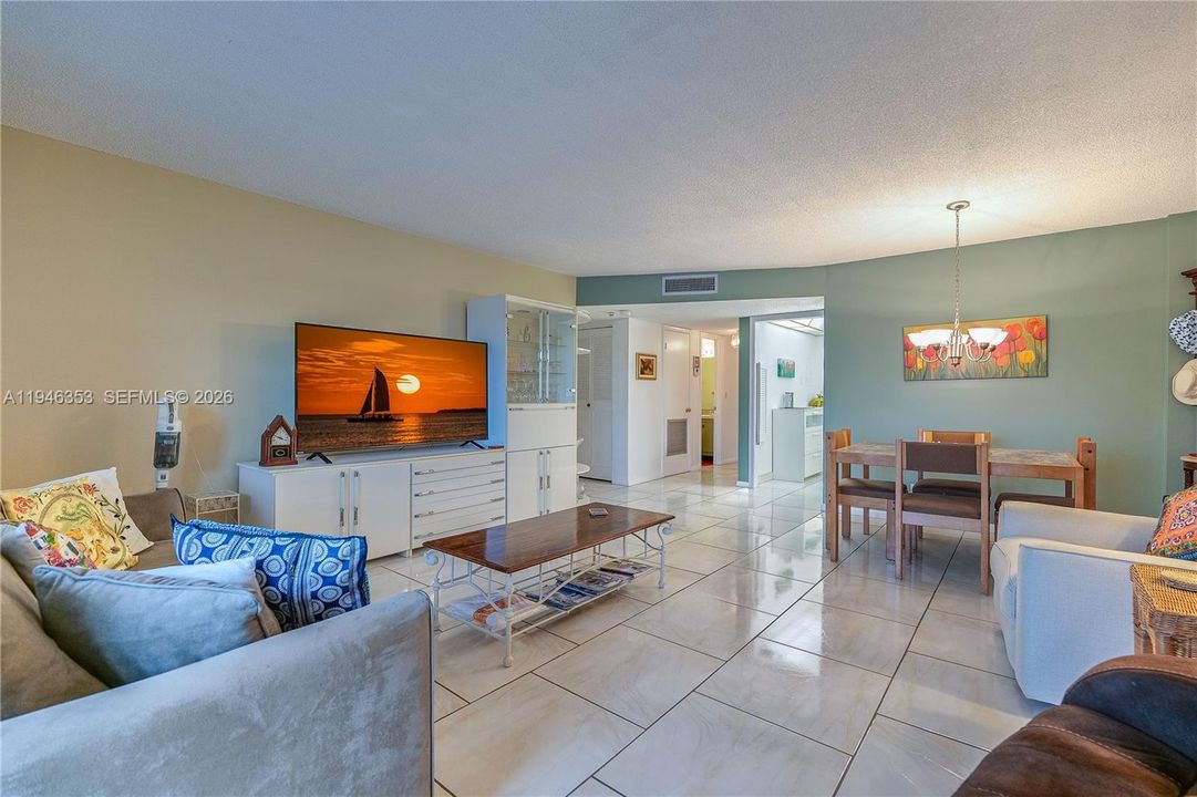 For Sale: $84,500 (1 beds, 1 baths, 928 Square Feet)