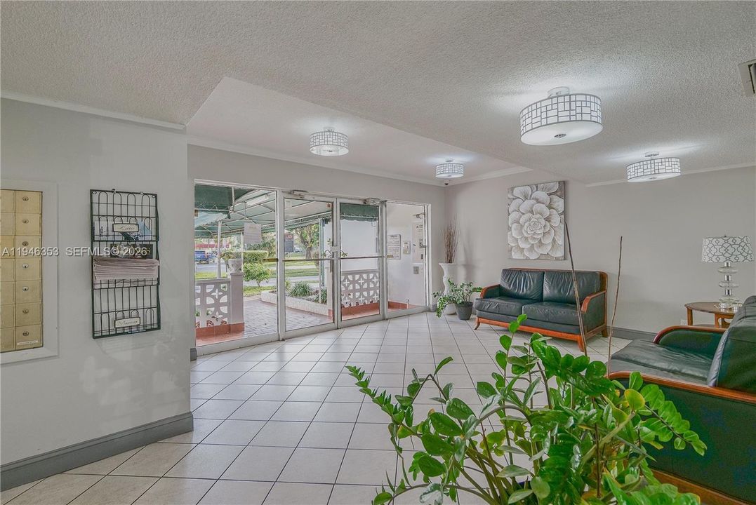 For Sale: $84,500 (1 beds, 1 baths, 928 Square Feet)