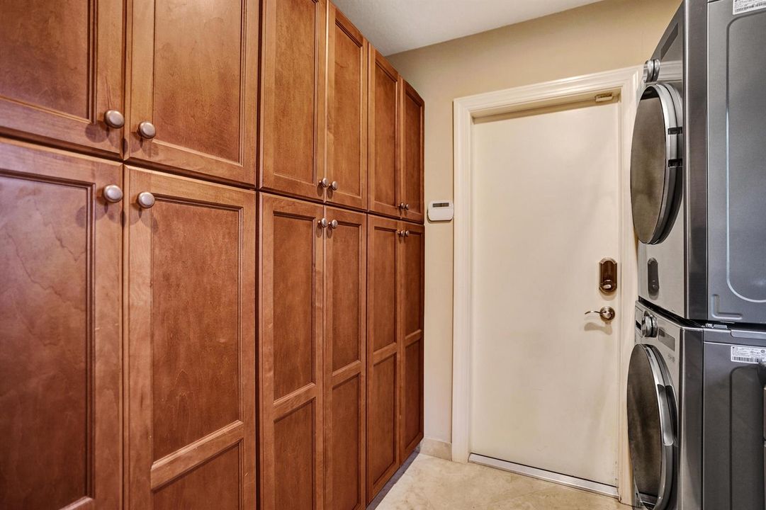 LAUNDRY ROOM PANTRY