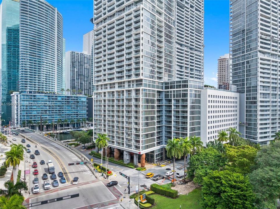 待售: $945,000 (2 贝兹, 2 浴室, 1286 平方英尺)