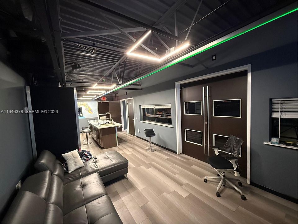 break room/lounge with bathroom for 6798sqft space