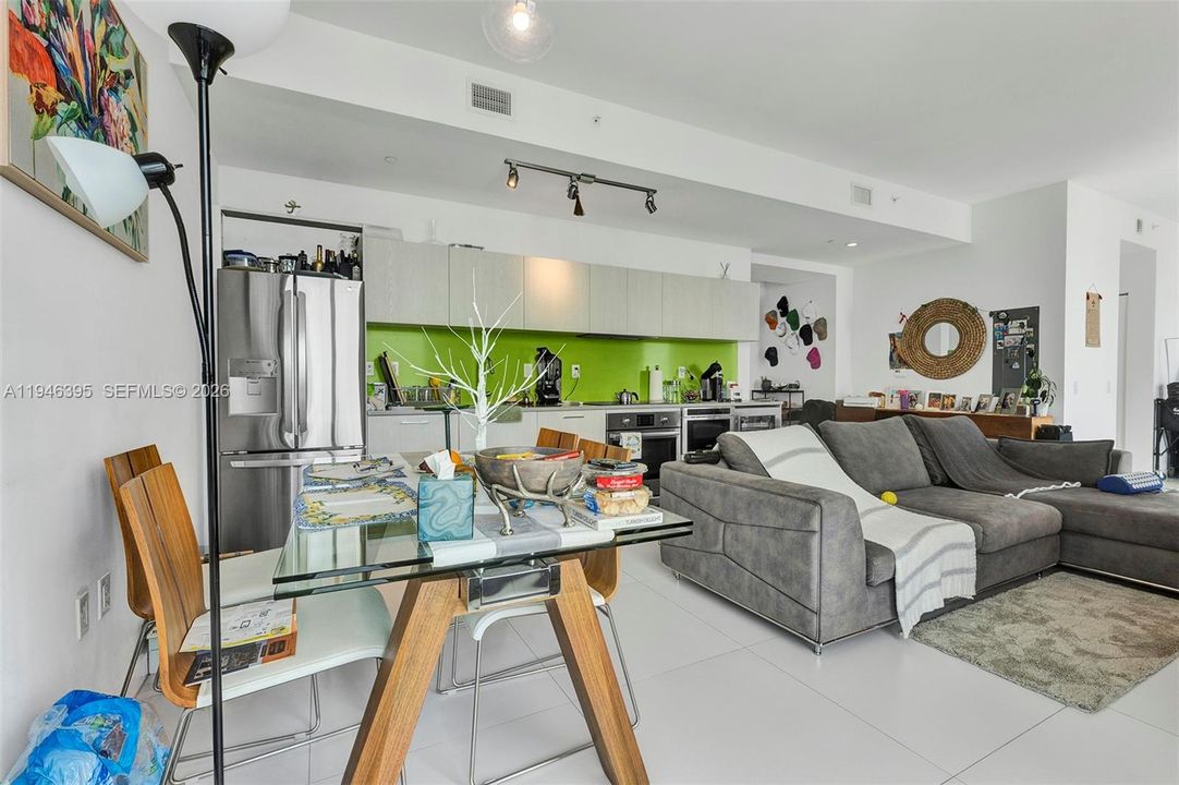 En Venta: $570,000 (1 camas, 1 baños, 833 Pies cuadrados)