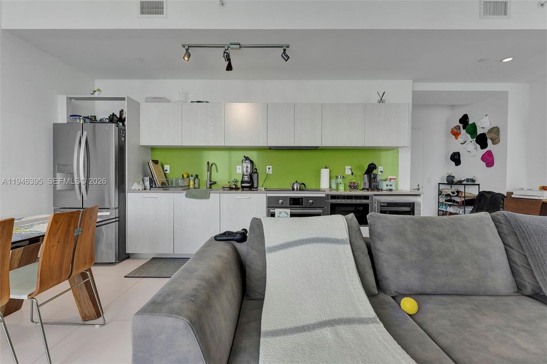 En Venta: $570,000 (1 camas, 1 baños, 833 Pies cuadrados)
