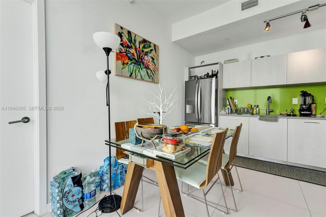 En Venta: $570,000 (1 camas, 1 baños, 833 Pies cuadrados)