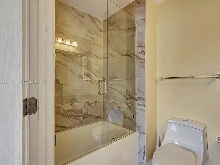 En Renta: $4,500 (6 camas, 4 baños, 3916 Pies cuadrados)