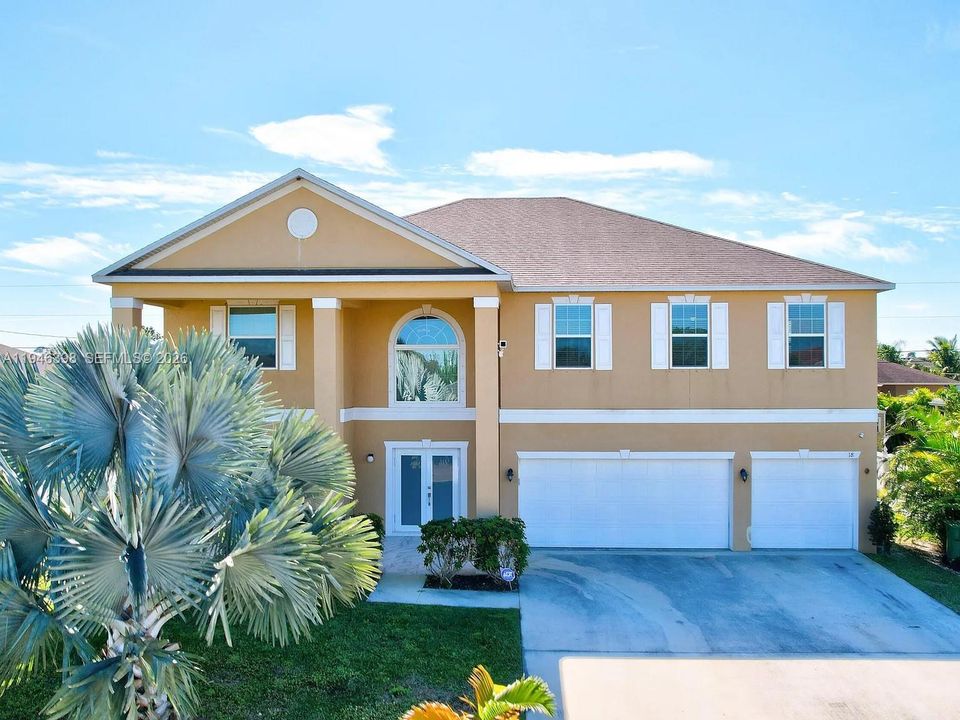 En Renta: $4,500 (6 camas, 4 baños, 3916 Pies cuadrados)
