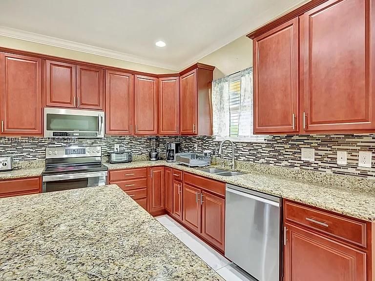 En Renta: $4,500 (6 camas, 4 baños, 3916 Pies cuadrados)