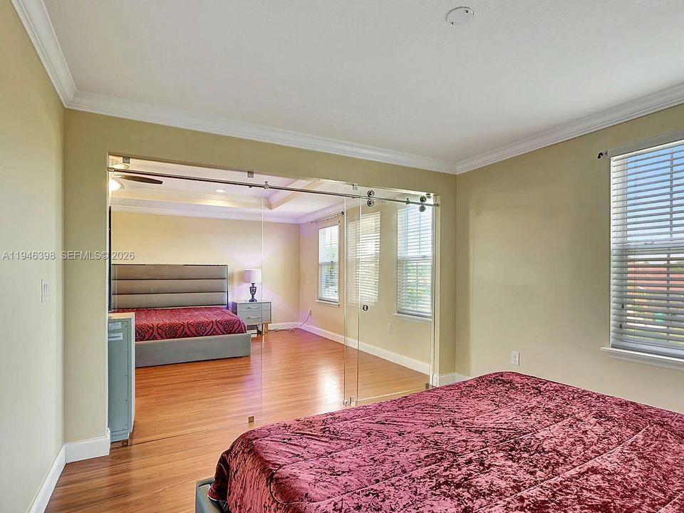 En Renta: $4,500 (6 camas, 4 baños, 3916 Pies cuadrados)