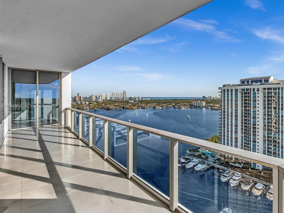 Недавно продано: $1,075,000 (2 спален, 2 ванн, 1999 Квадратных фут)
