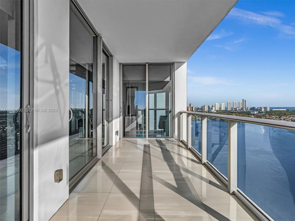 Недавно продано: $1,075,000 (2 спален, 2 ванн, 1999 Квадратных фут)
