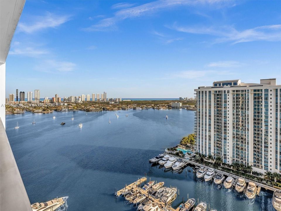 Недавно продано: $1,075,000 (2 спален, 2 ванн, 1999 Квадратных фут)