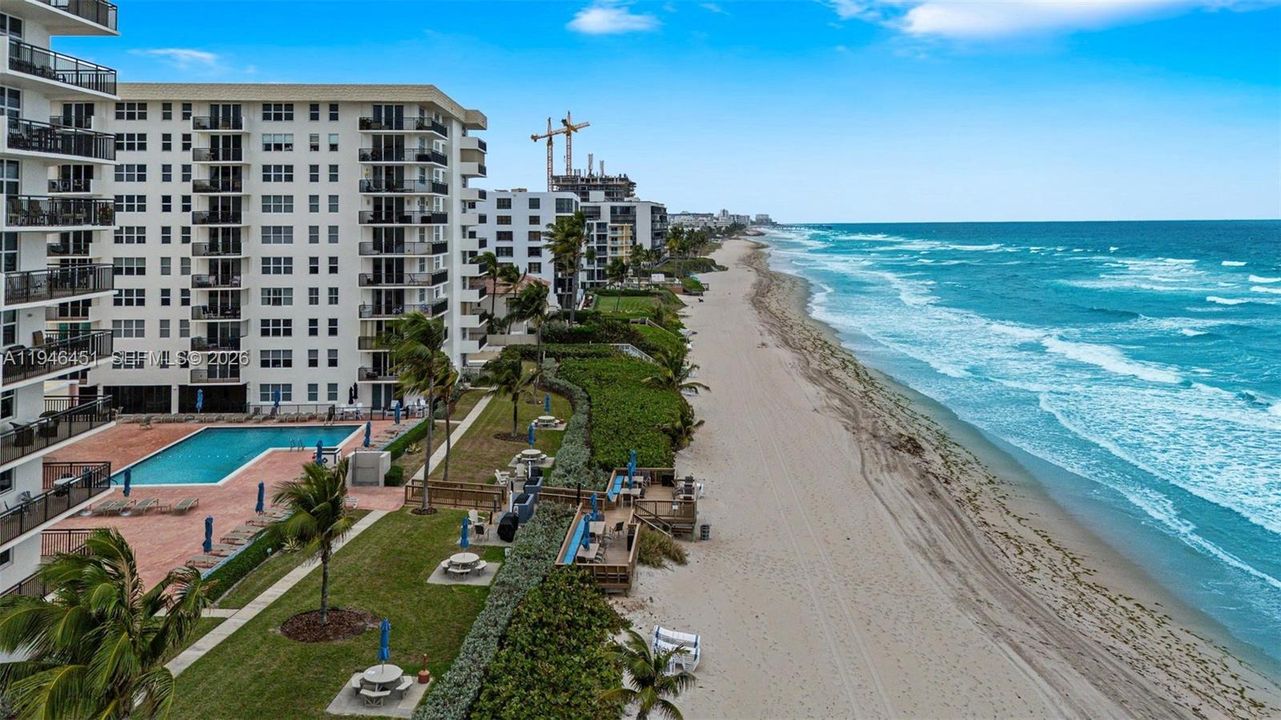 En Venta: $799,000 (2 camas, 2 baños, 1200 Pies cuadrados)