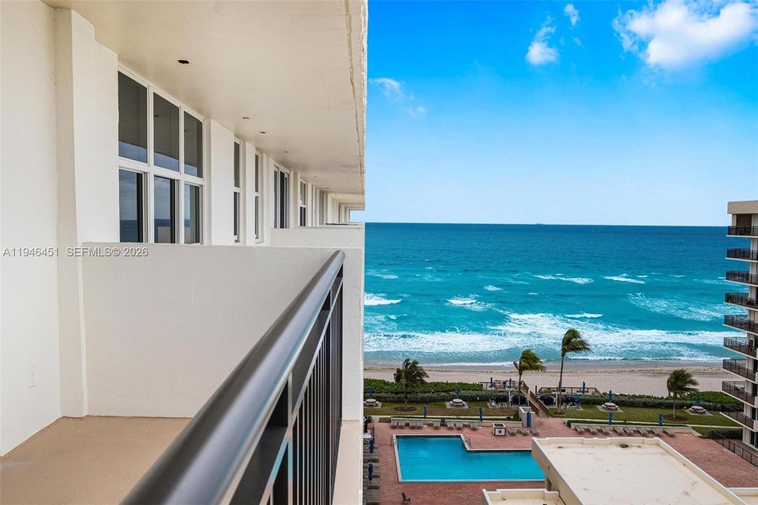 En Venta: $799,000 (2 camas, 2 baños, 1200 Pies cuadrados)
