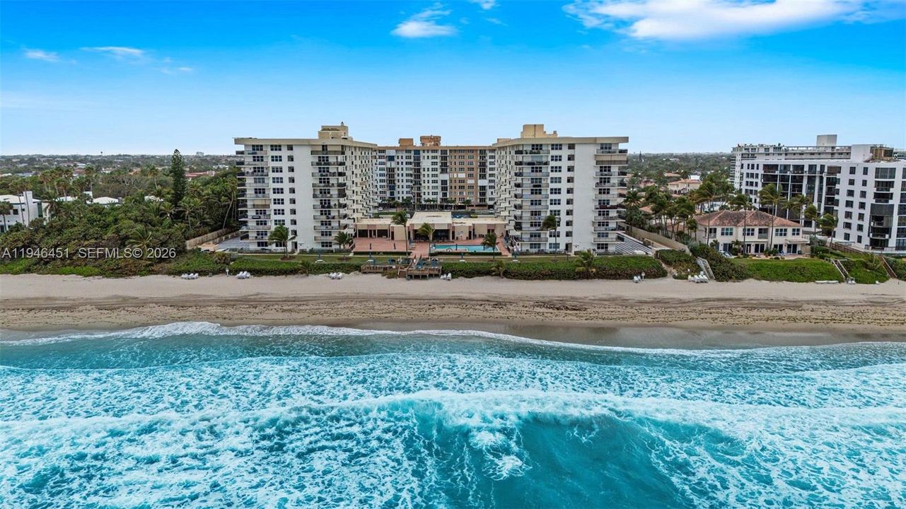 En Venta: $799,000 (2 camas, 2 baños, 1200 Pies cuadrados)