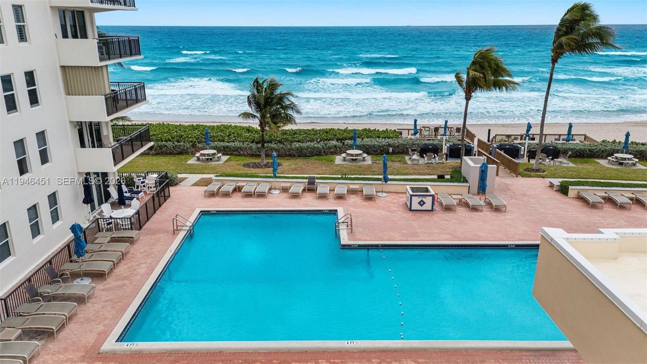 En Venta: $799,000 (2 camas, 2 baños, 1200 Pies cuadrados)