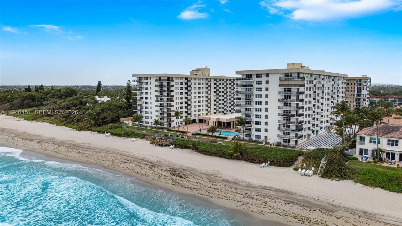 En Venta: $799,000 (2 camas, 2 baños, 1200 Pies cuadrados)