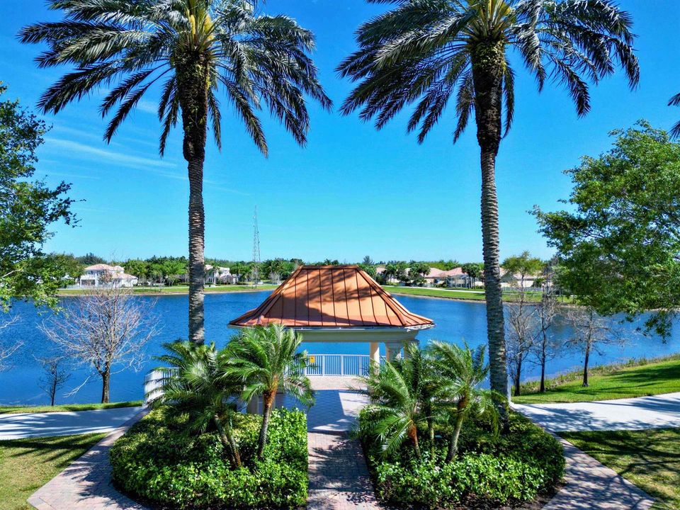 Clubhouse Gazebo Lake