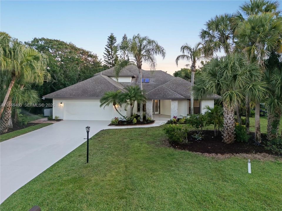 Vendido Recientemente: $1,100,000 (3 camas, 2 baños, 2543 Pies cuadrados)