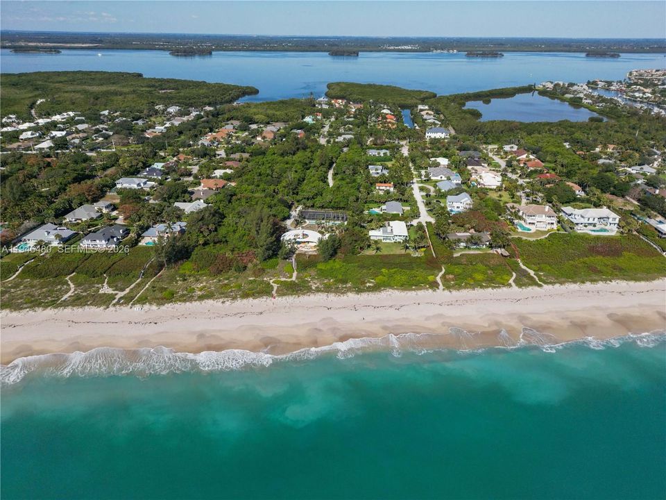 Vendido Recientemente: $1,100,000 (3 camas, 2 baños, 2543 Pies cuadrados)