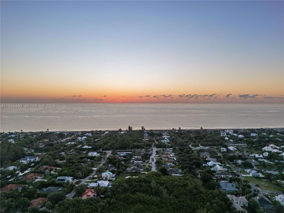 Vendido Recientemente: $1,100,000 (3 camas, 2 baños, 2543 Pies cuadrados)
