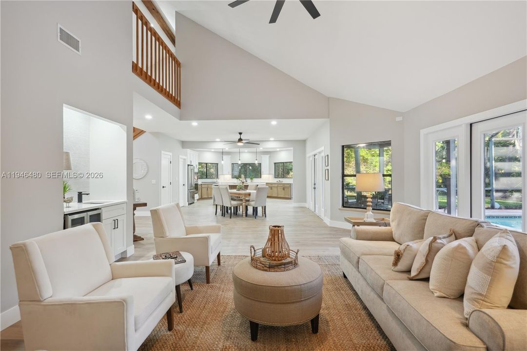 Vendido Recientemente: $1,100,000 (3 camas, 2 baños, 2543 Pies cuadrados)