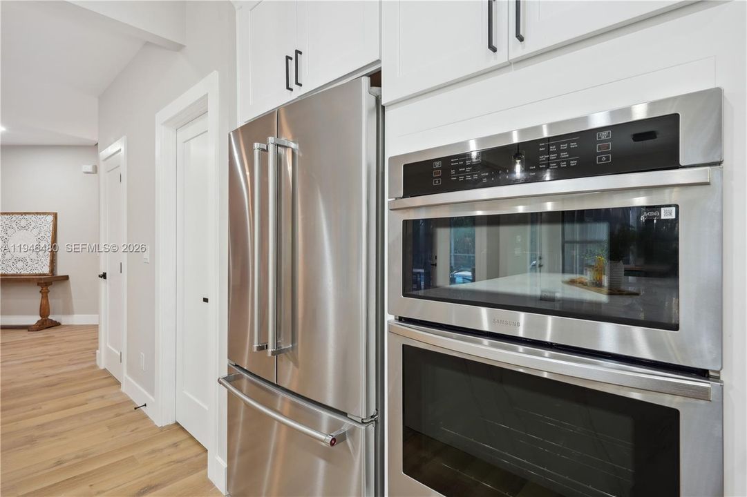 Vendido Recientemente: $1,100,000 (3 camas, 2 baños, 2543 Pies cuadrados)